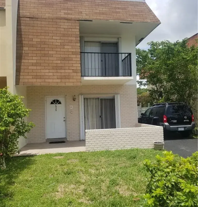 608 SW 80th Terrace, North Lauderdale FL 33068