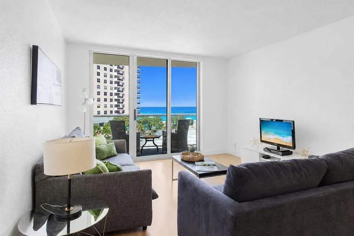 3801 S OCEAN Drive # 4Y, Hollywood FL 33019