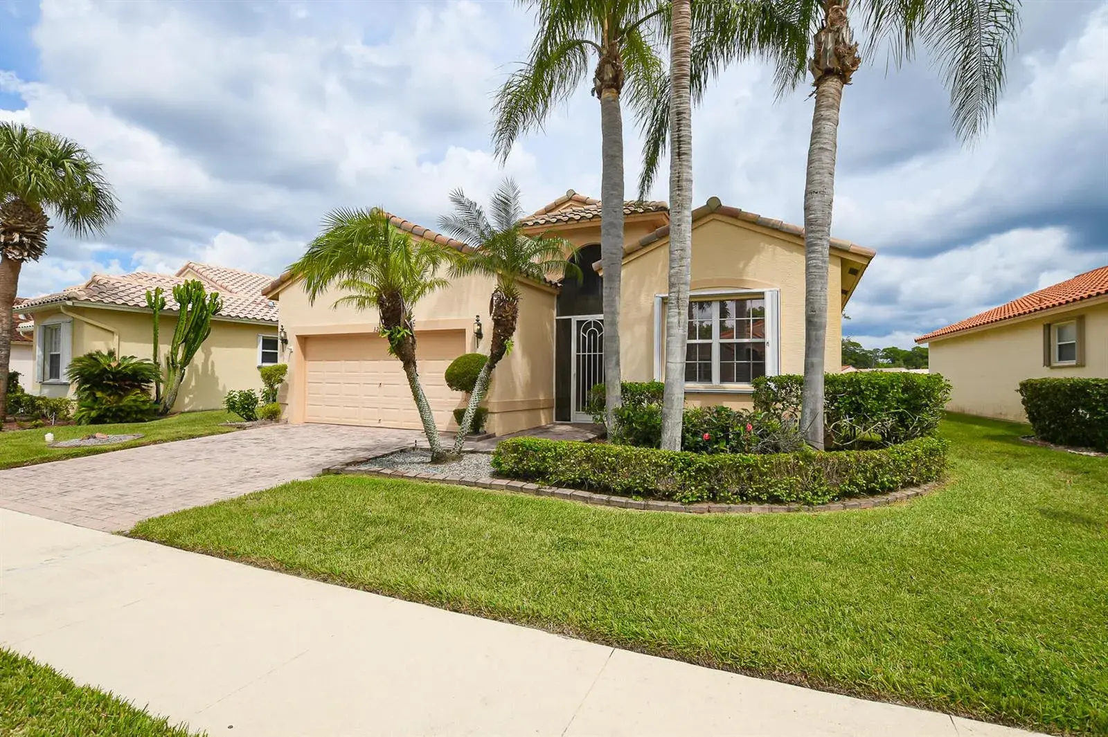 320 NW MILLPOND Lane, Port St. Lucie FL 34986