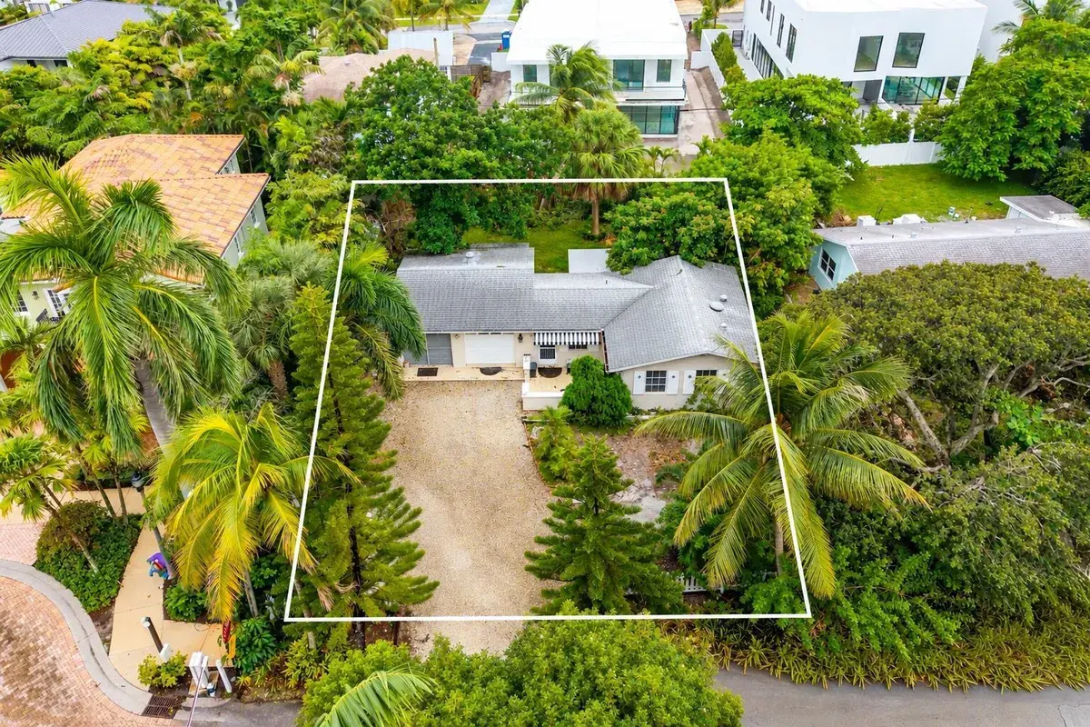 12 EASTVIEW Avenue, Delray Beach FL 33483