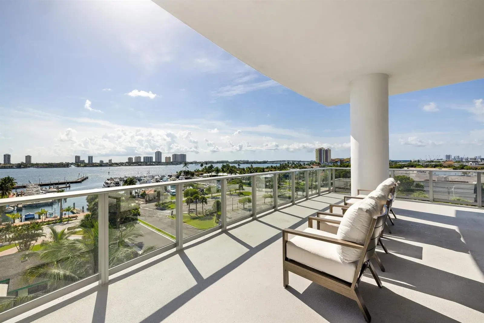 220 LAKE SHORE Drive # 612, West Palm Beach FL 33403