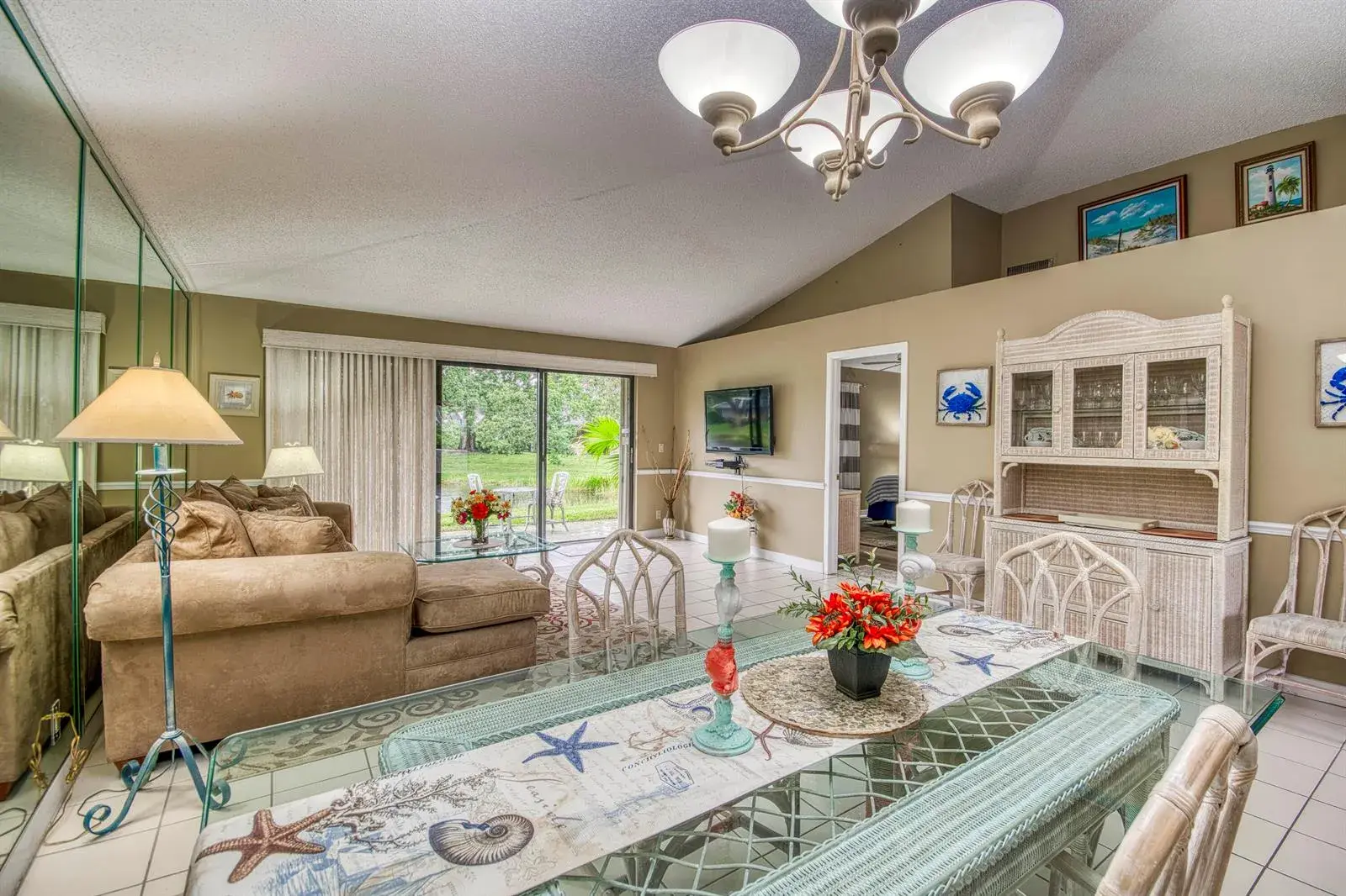 208 Club Drive, Palm Beach Gardens FL 33418