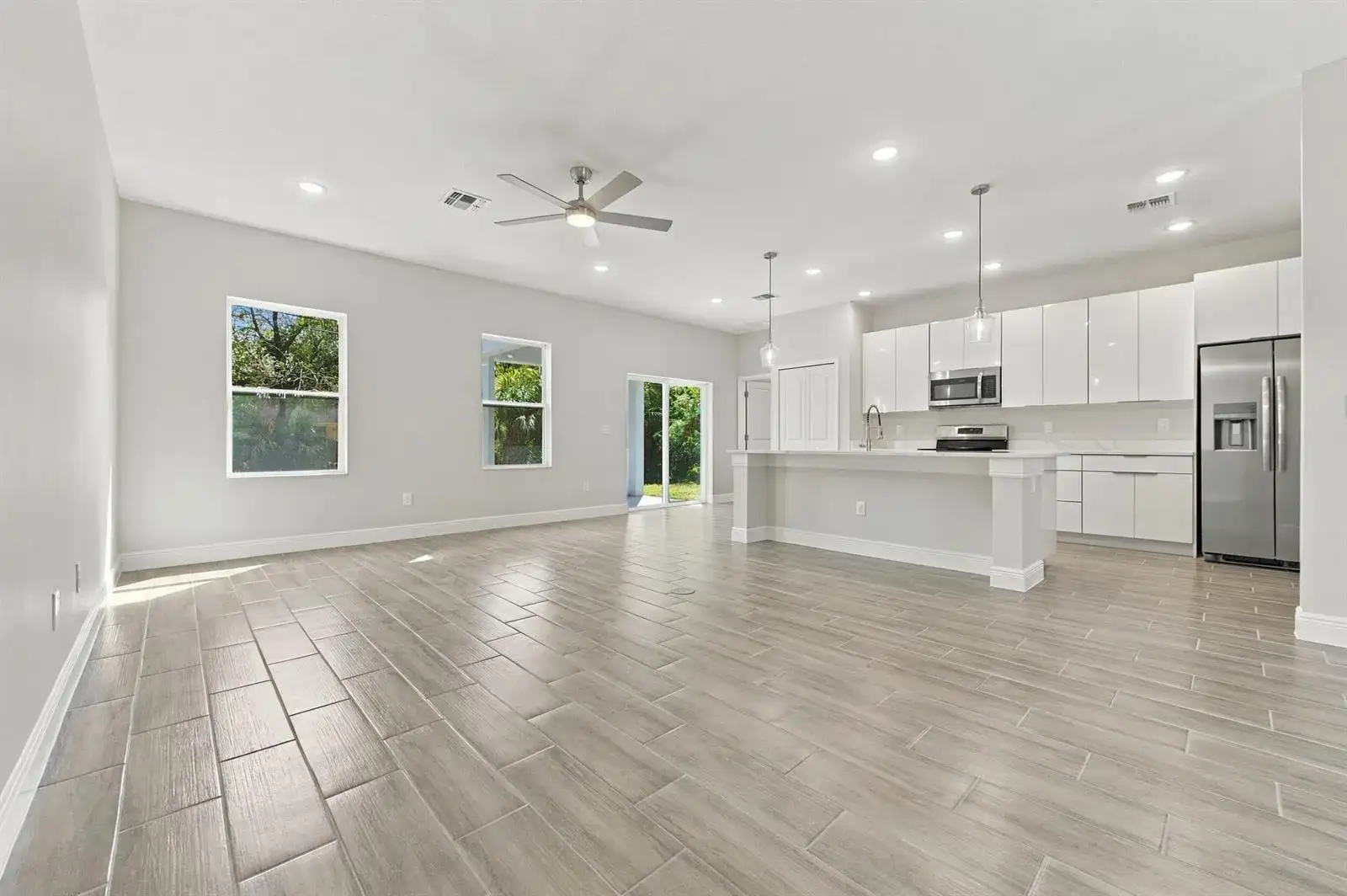 7956 104th Avenue, Vero Beach FL 32967 photo 2