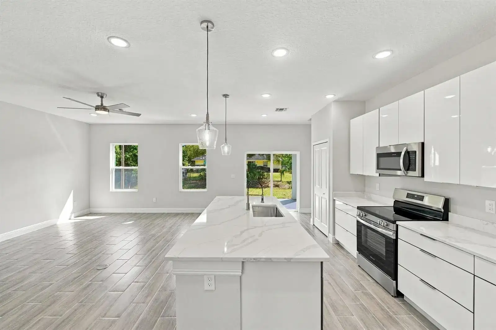 7956 104th Avenue, Vero Beach FL 32967 photo 3