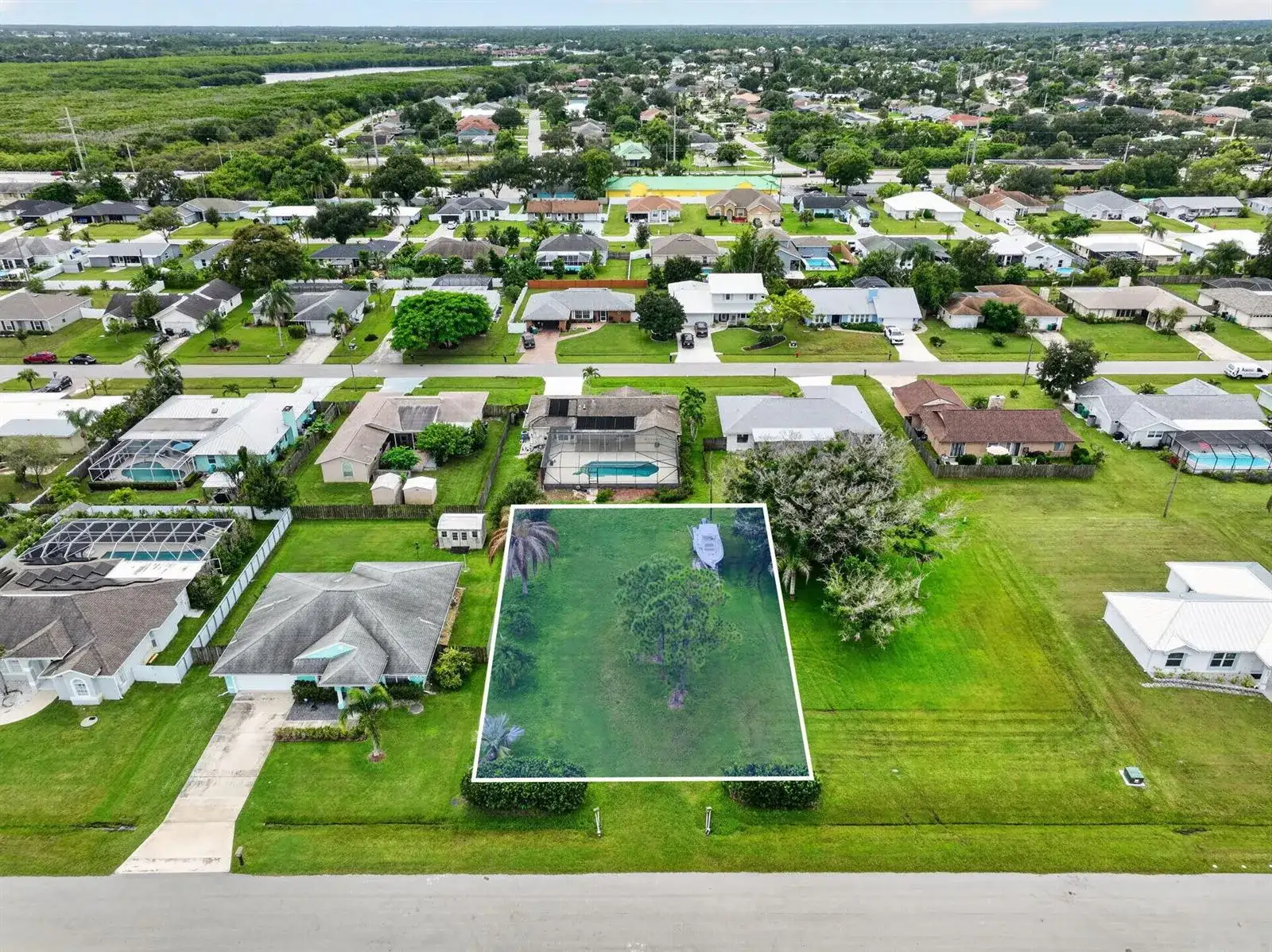 642 SE TANNER Avenue, Port St. Lucie FL 34984 photo 2