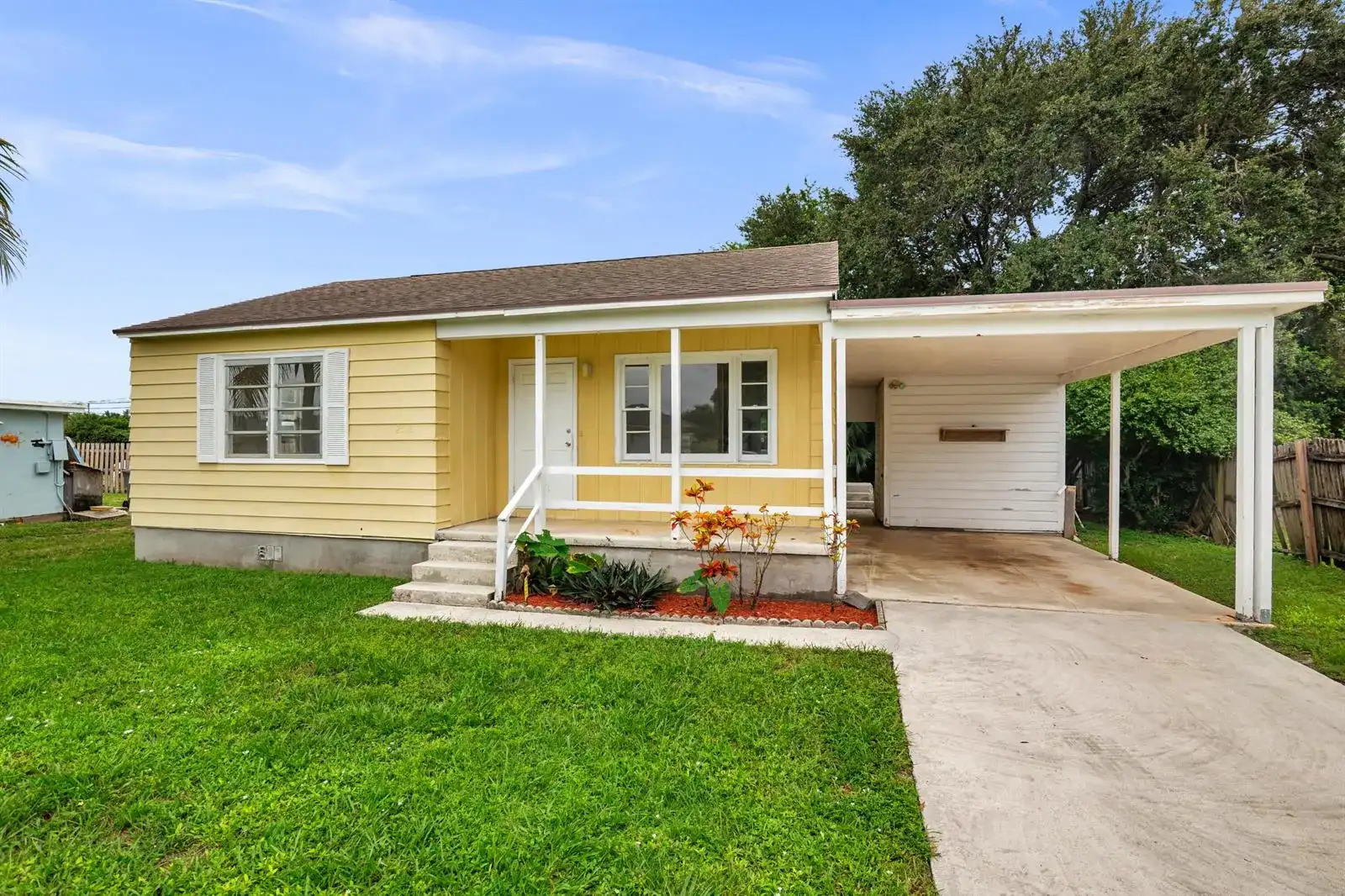 2518 N Genessee Avenue, West Palm Beach FL 33409