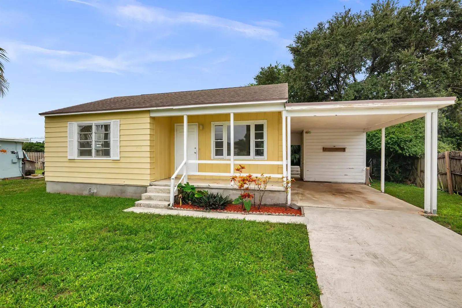 2518 N Genessee Avenue, West Palm Beach FL 33409
