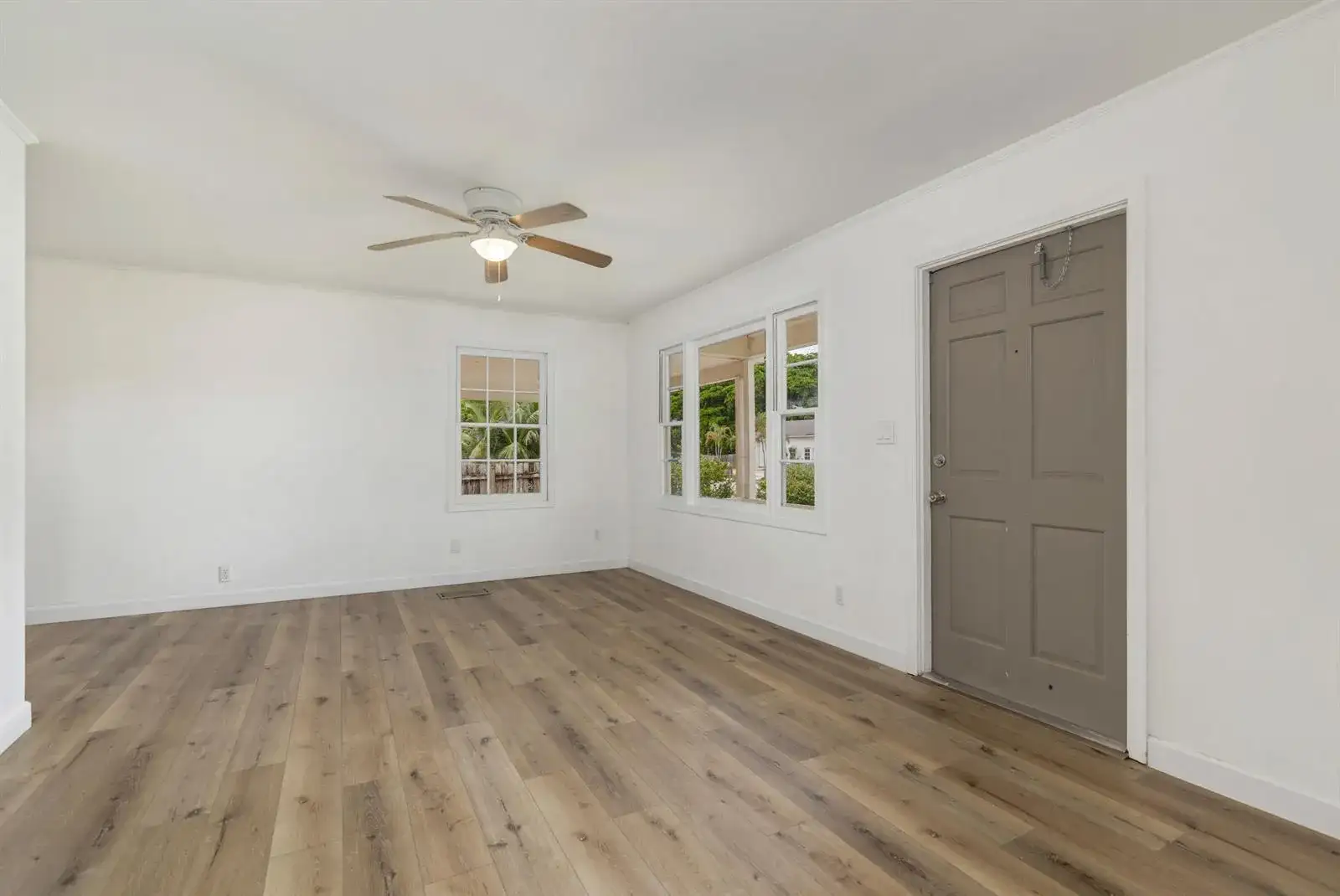 2518 N Genessee Avenue, West Palm Beach FL 33409 photo 2