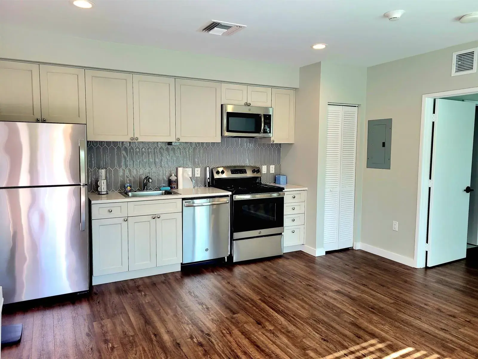 11810 SE DIXIE Highway # 1, Hobe Sound FL 33455