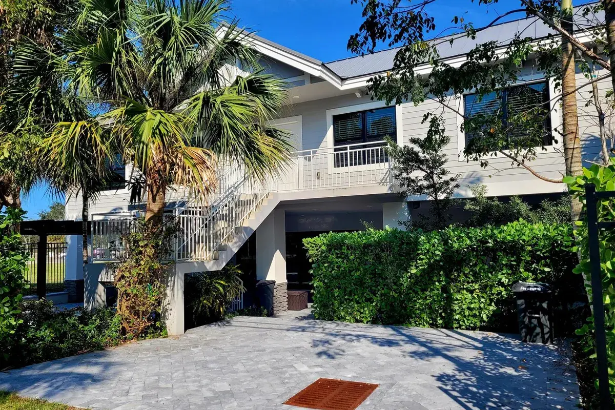 11810 SE DIXIE Highway # 1, Hobe Sound FL 33455