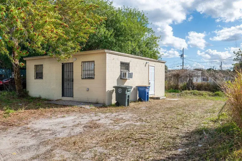 2516 Ave L Unit b, Fort Pierce FL 34947