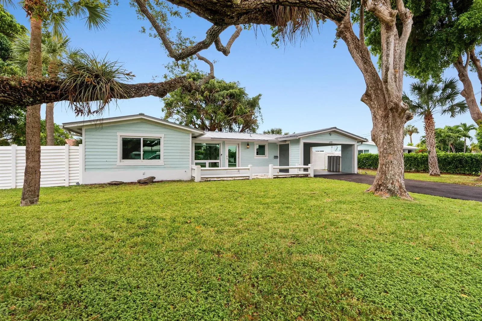 690 SE 5th Court, Pompano Beach FL 33060