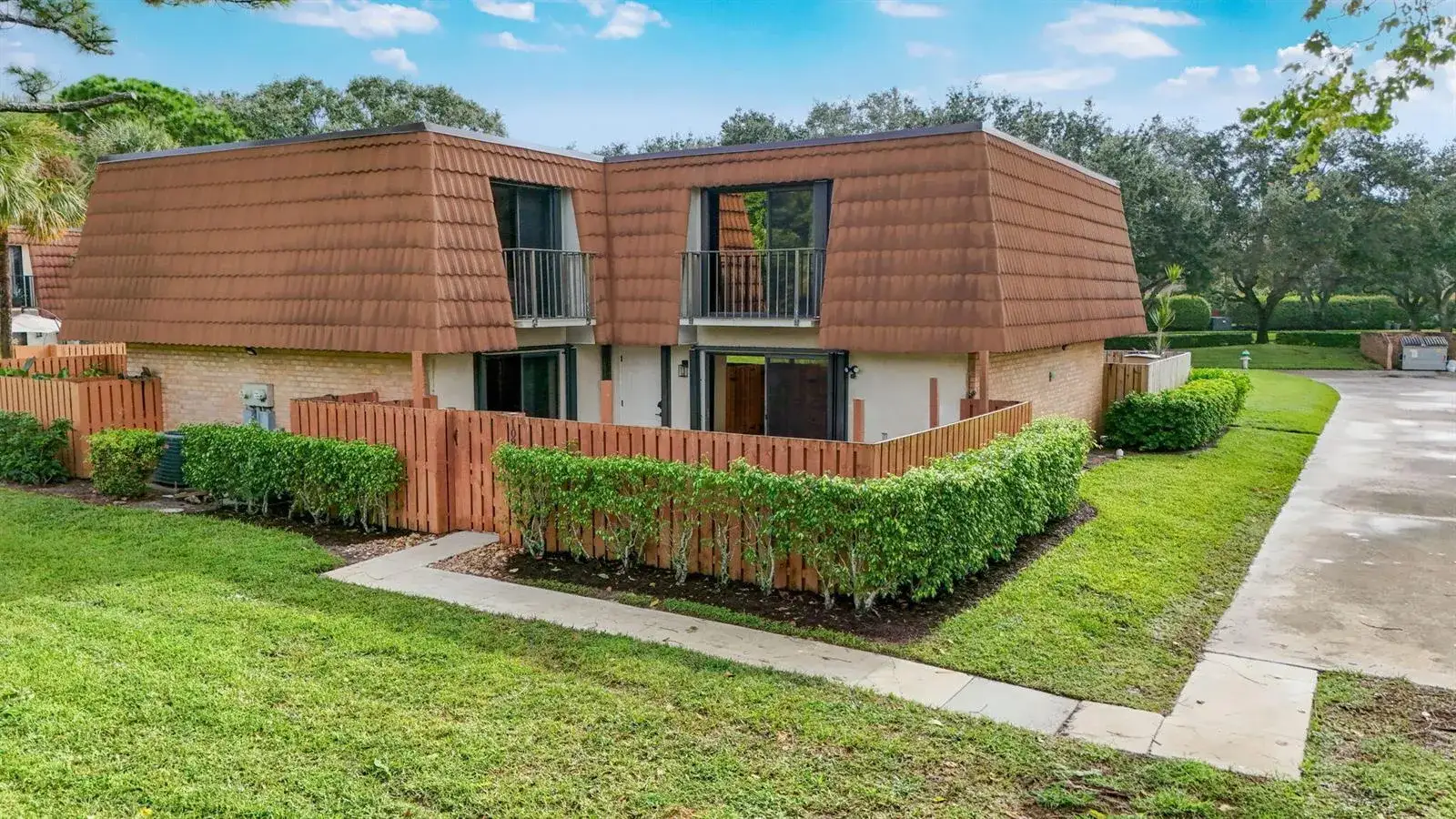 108 HERITAGE Way, West Palm Beach FL 33407