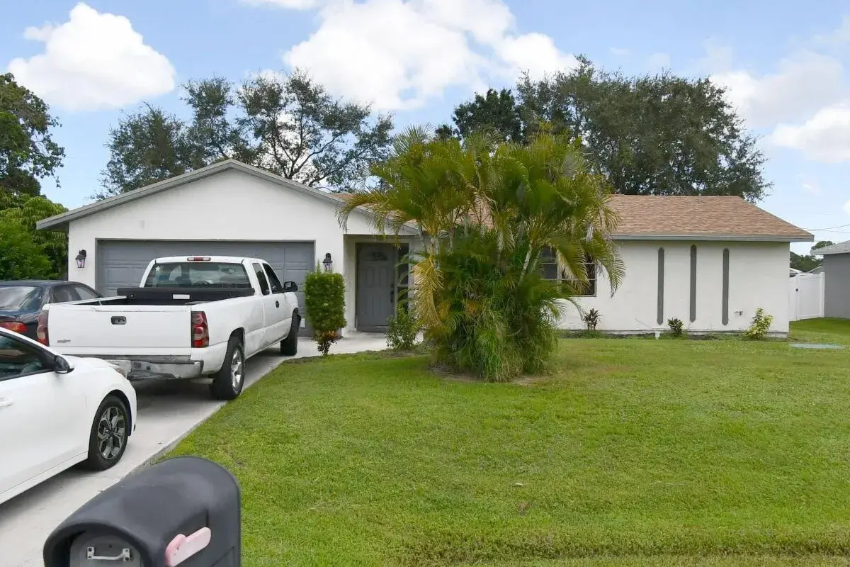 461 SW Byron Street, Port St. Lucie FL 34983