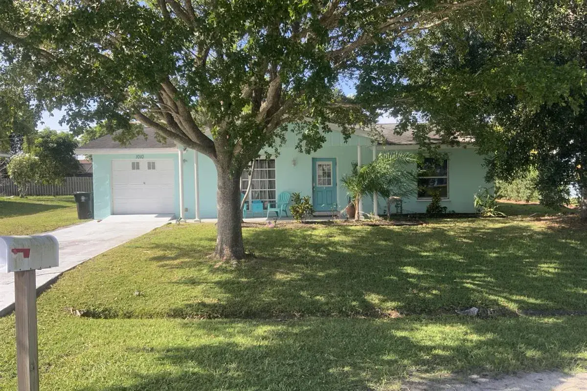 1010 SE Euclid Lane, Port St. Lucie FL 34983