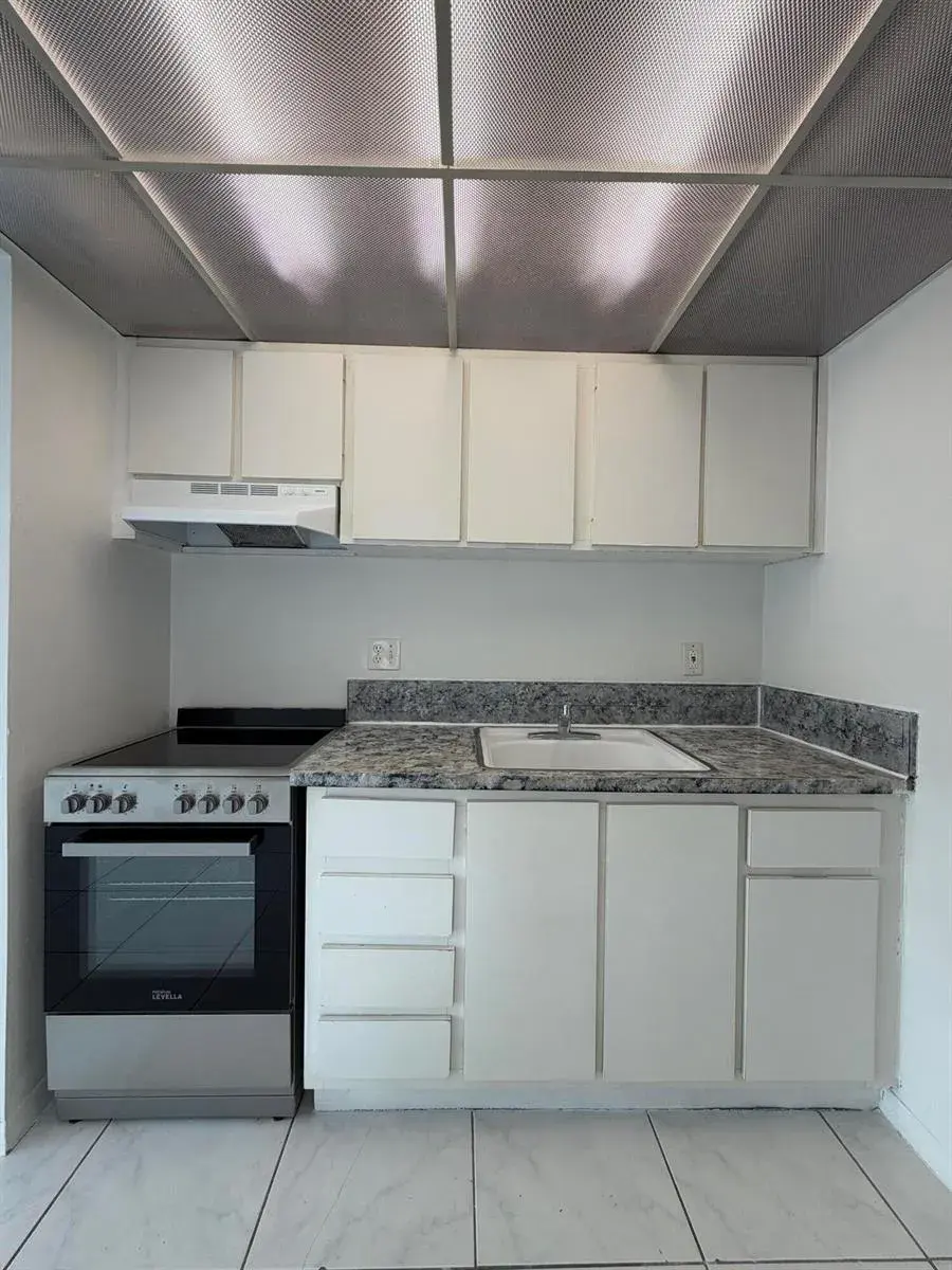 100 SE 21ST Street # 8, Fort Lauderdale FL 33316