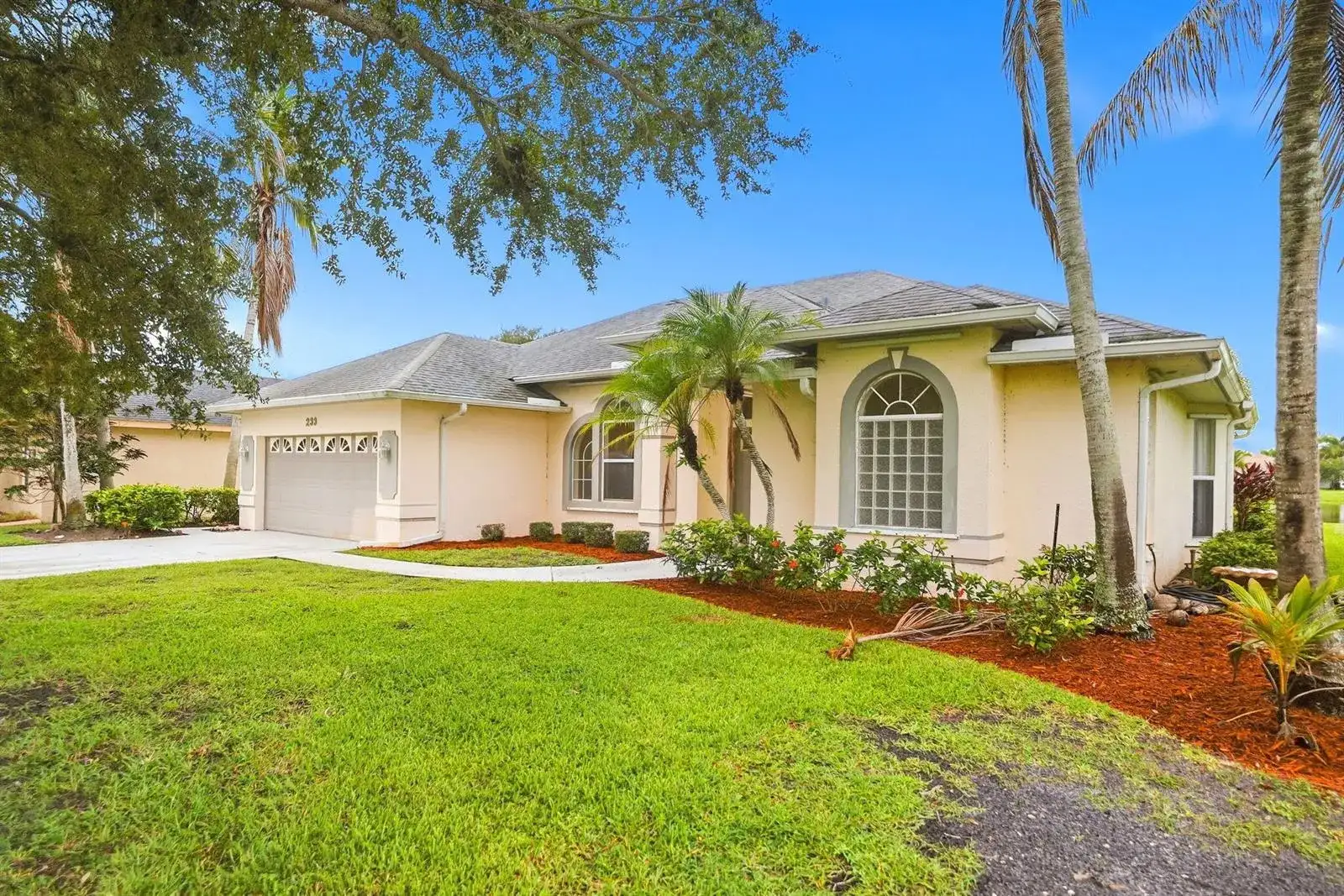 233 SW Fernleaf Trail, Port St. Lucie FL 34953 photo 2