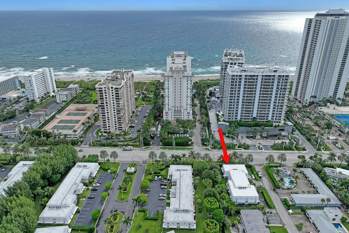 1280 SURF Road # 202, Singer Island FL 33404