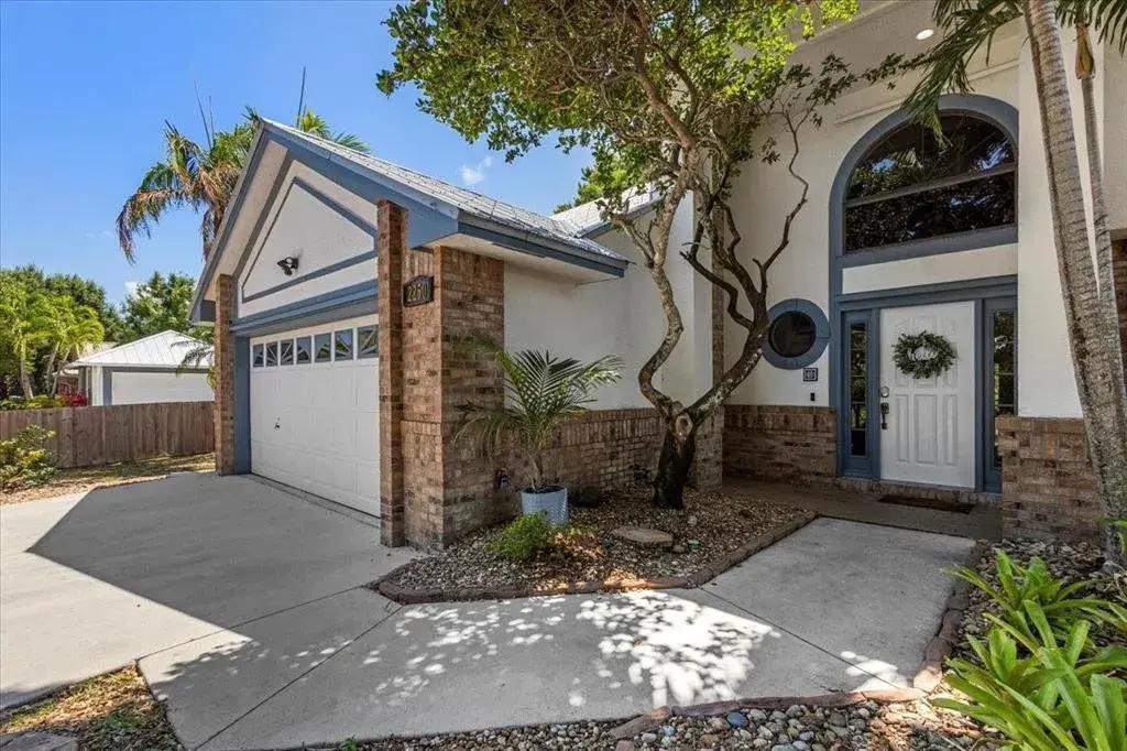 2250 SE Country Club Lane, Stuart FL 34996