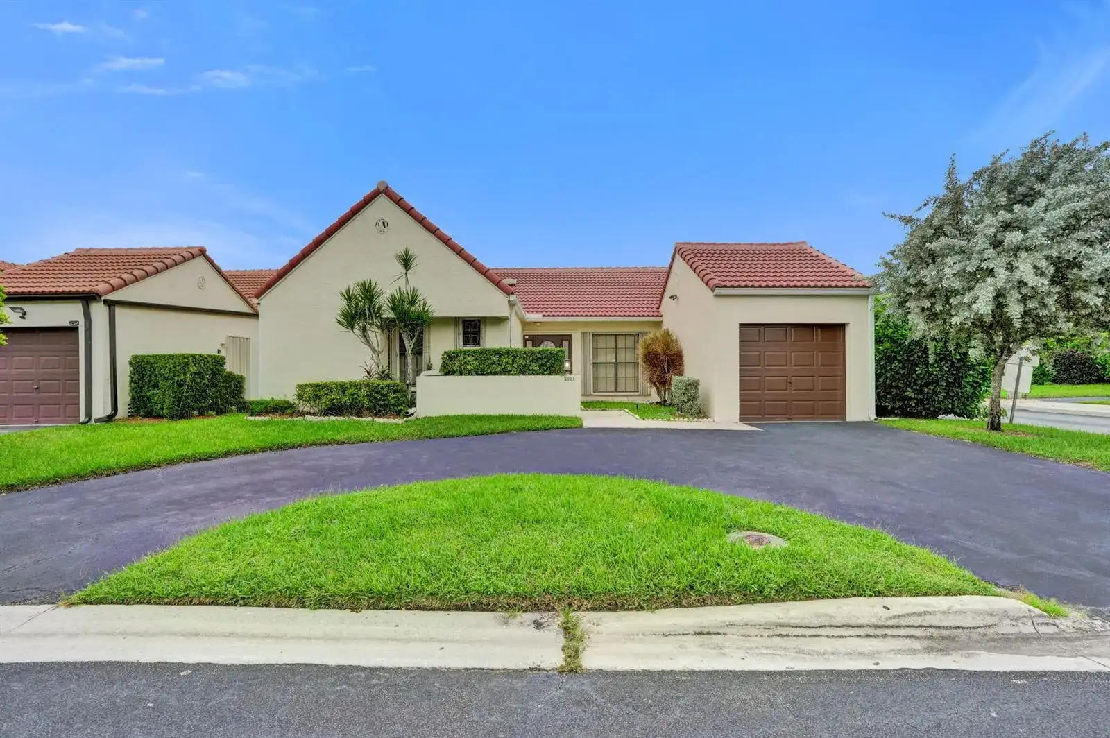 2001 Maplewood Drive, Coral Springs FL 33071 photo 4