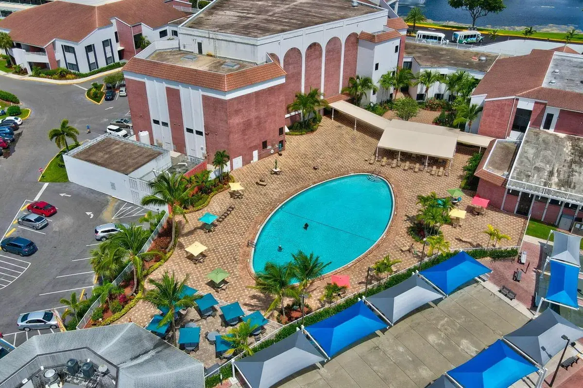 1083 OAKRIDGE U, Deerfield Beach FL 33442
