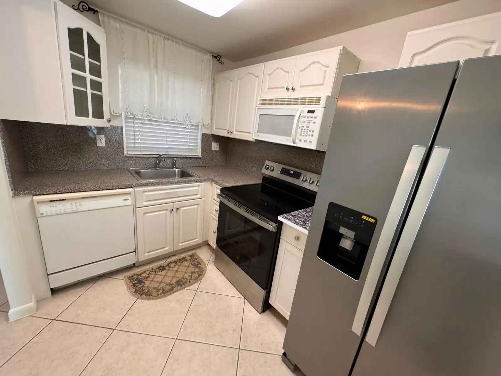 9660 SUNRISE LAKES Boulevard # 202, Sunrise FL 33322 photo 4