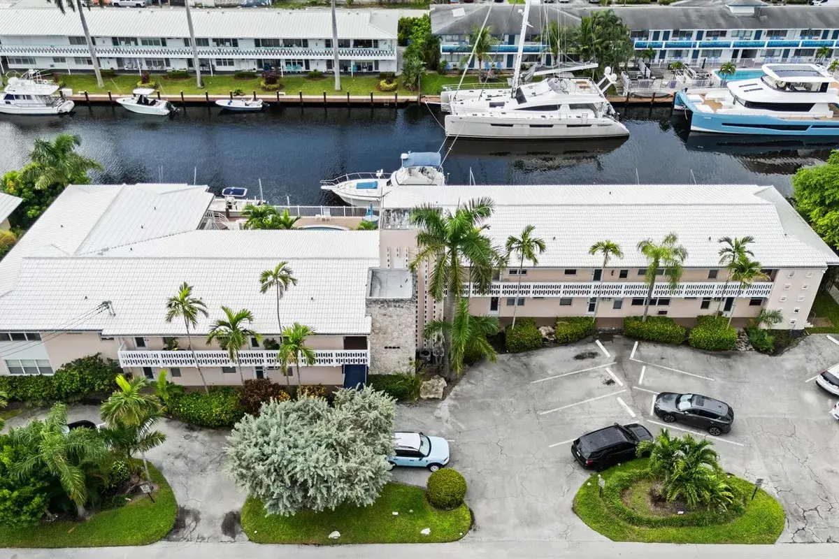 2824 NE 33rd Court # 8, Fort Lauderdale FL 33306