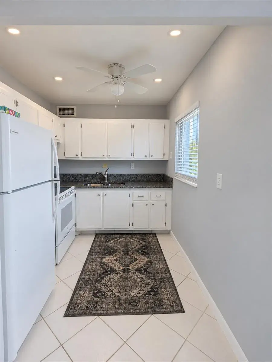 100 Kingswood E, West Palm Beach FL 33417