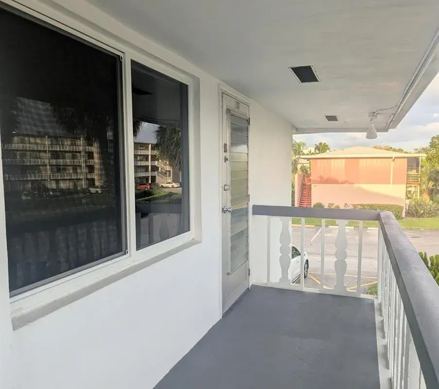 100 Kingswood E, West Palm Beach FL 33417