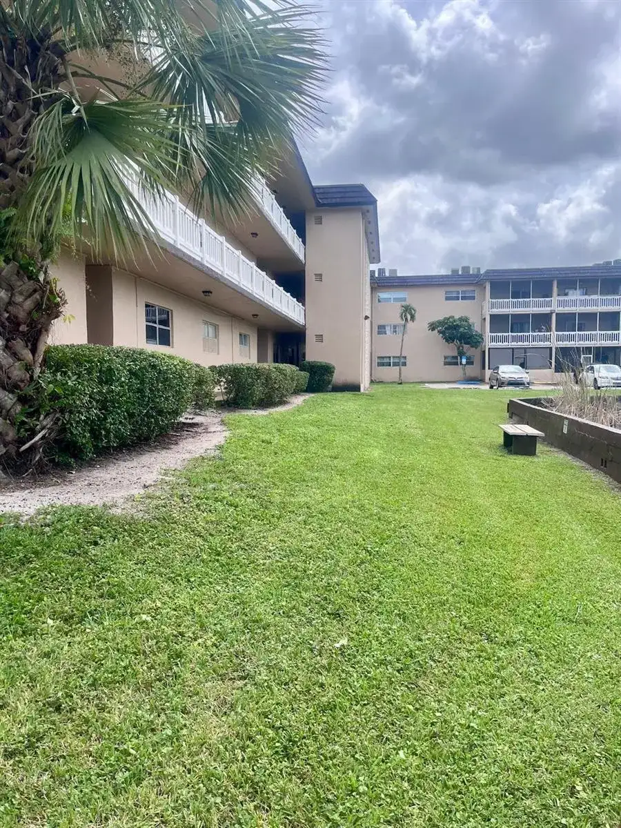 5861 NW 16TH Place # 313, Sunrise FL 33313 photo 2