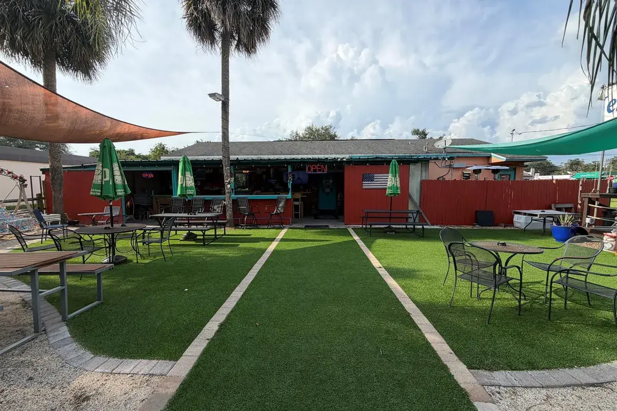 119 W CRYSTAL LAKE Avenue, FL 32746