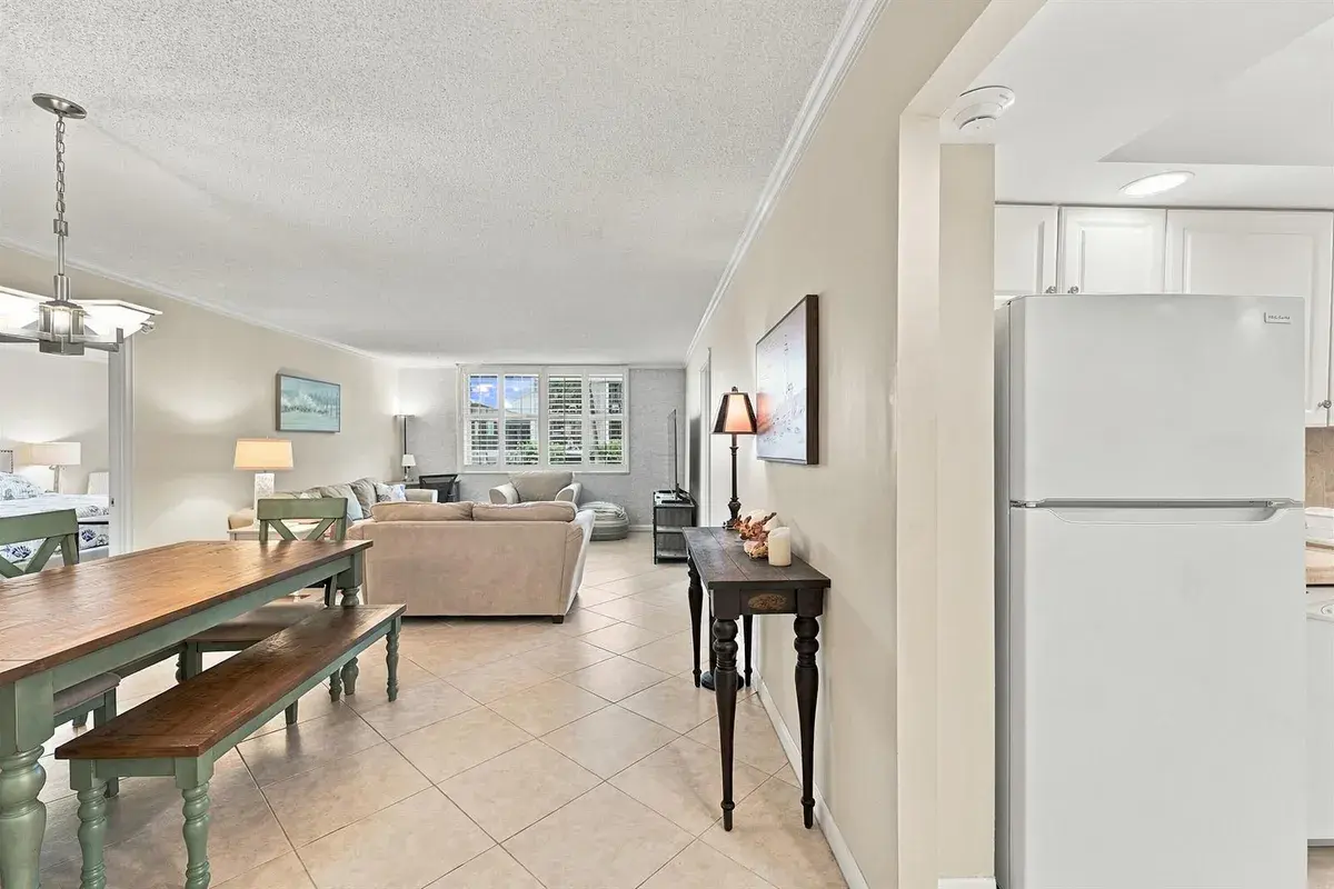 2000 S OCEAN Boulevard, Lauderdale By The Sea FL 33062