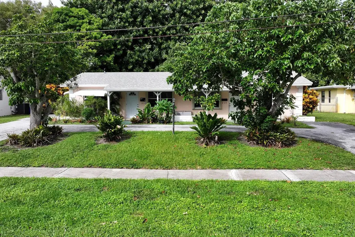 315 Northlake Drive, North Palm Beach FL 33408