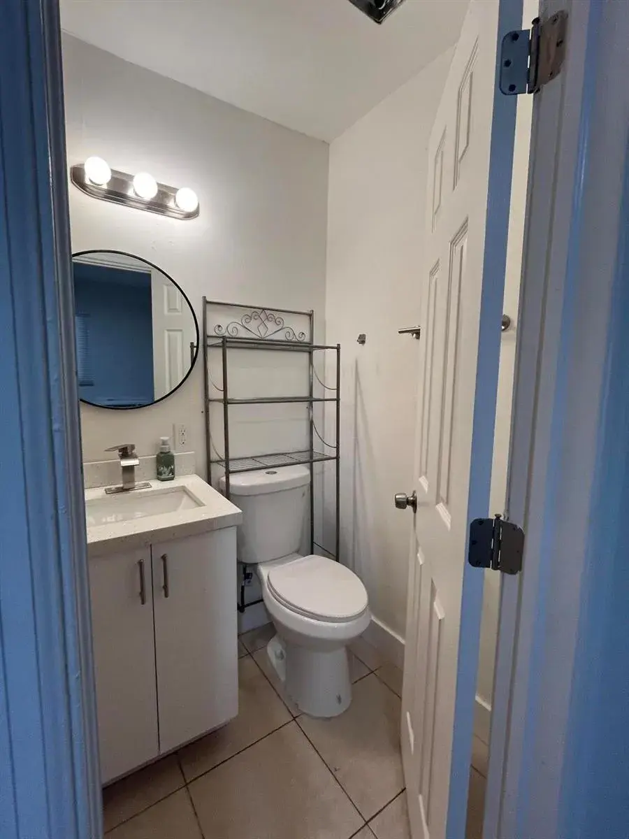 2300 NW 6th Street # 4, Fort Lauderdale FL 33311