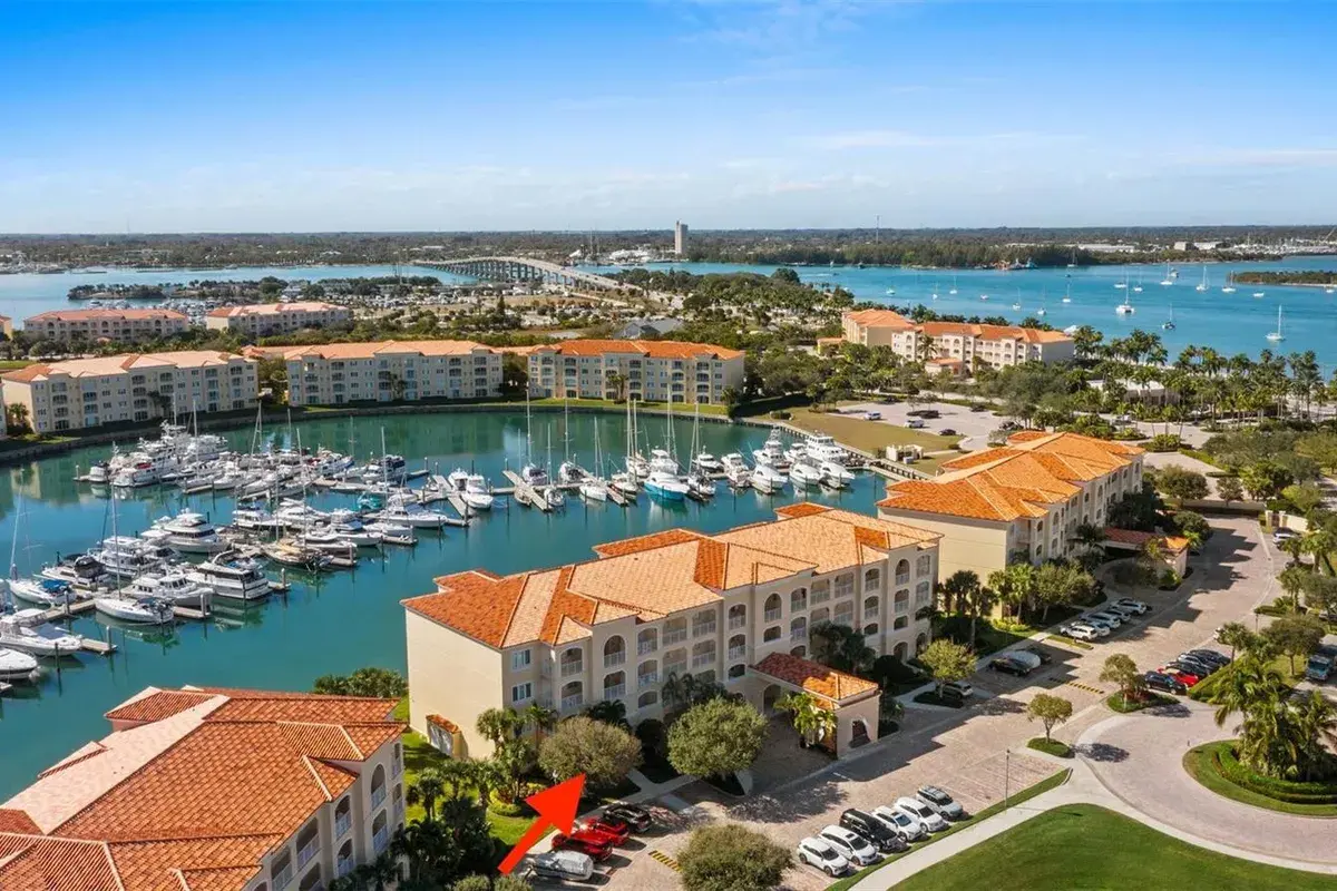 9 HARBOUR ISLE Drive E # 102, Fort Pierce FL 34949