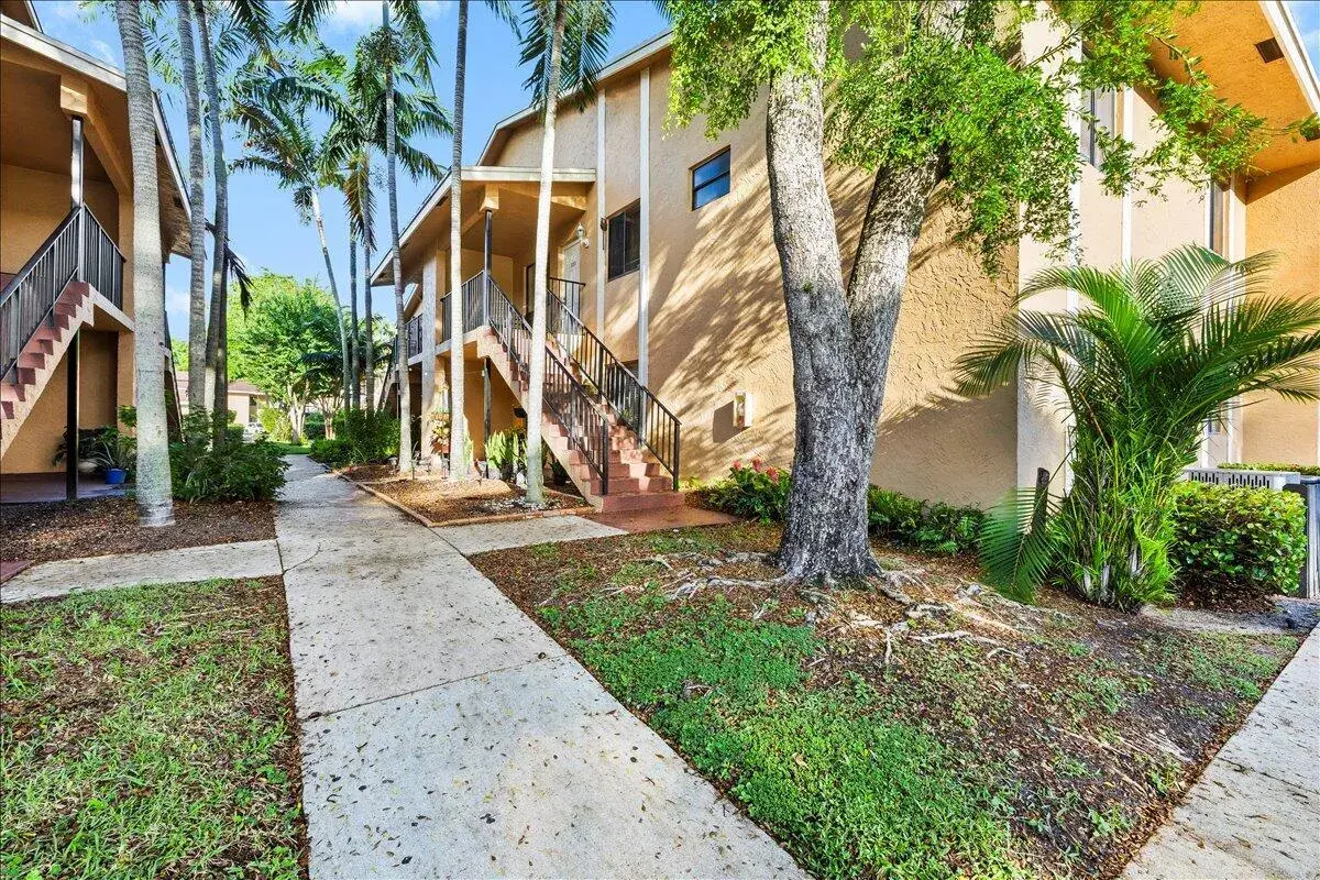 6041 10th Avenue N # 125, FL 33463