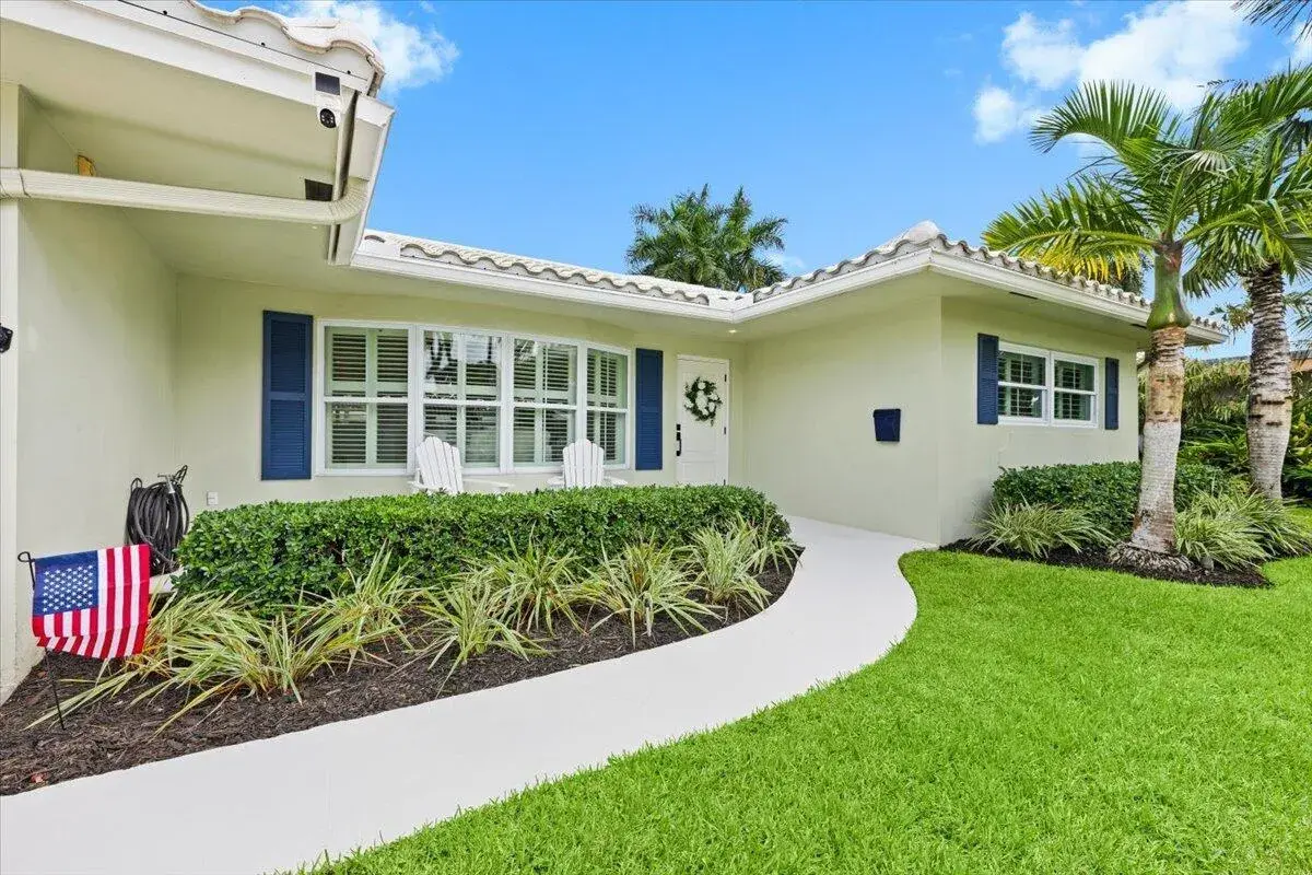 38 SW 10th Avenue, Boca Raton FL 33486