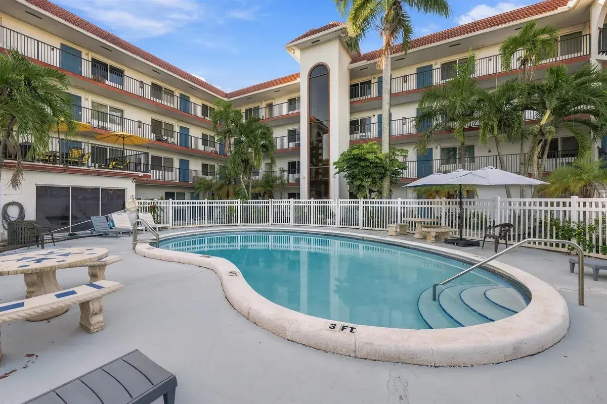 1300 SE 1ST Street # 34, Fort Lauderdale FL 33301