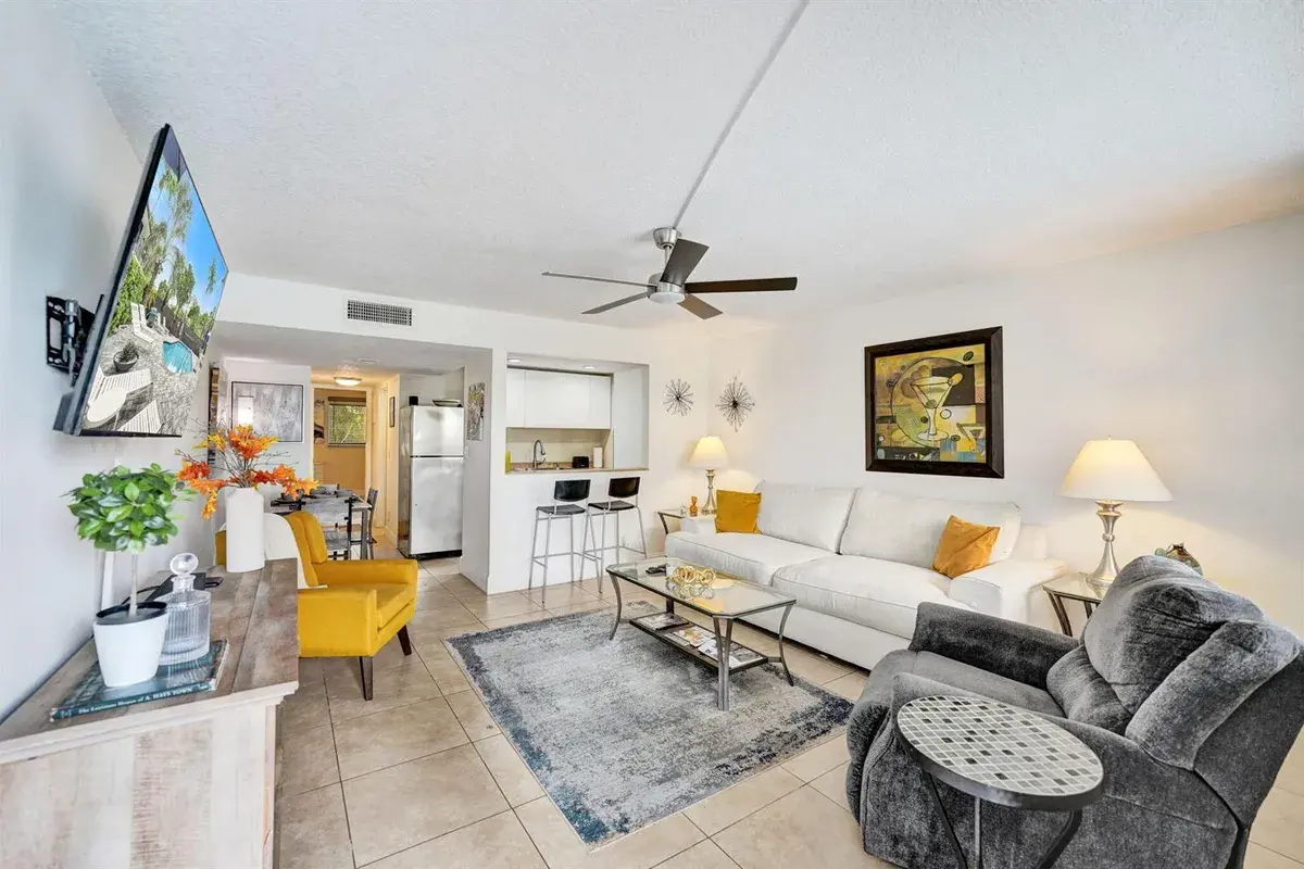 1901 N Andrews Avenue Apt 214, Wilton Manors FL 33311
