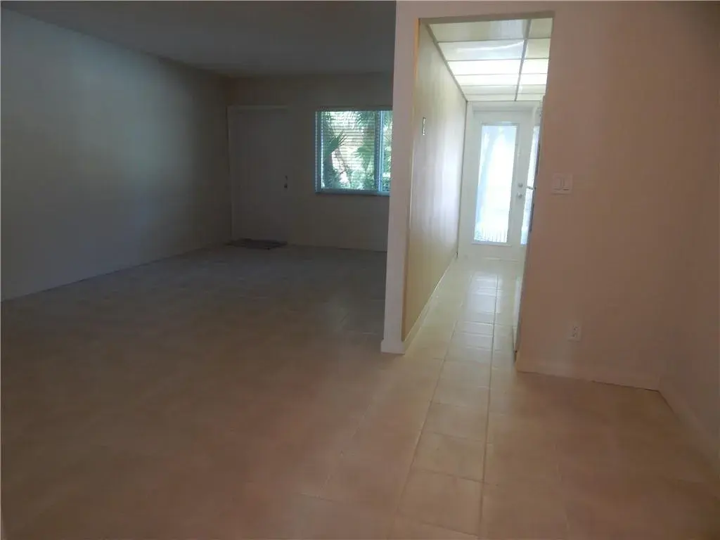 2110 NE 39th Street # A, Fort Lauderdale FL 33308