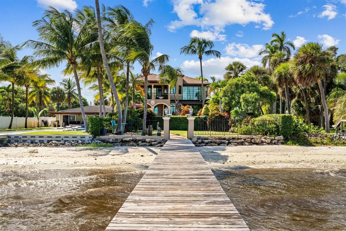818 S LAKESIDE Drive, FL 33460