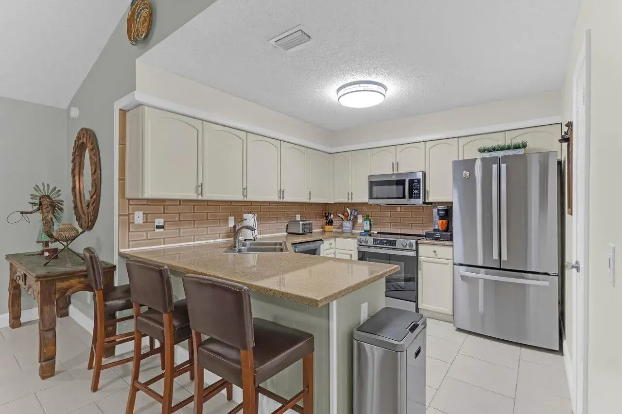 2020 Vero South Circle SW # 4, Vero Beach FL 32962