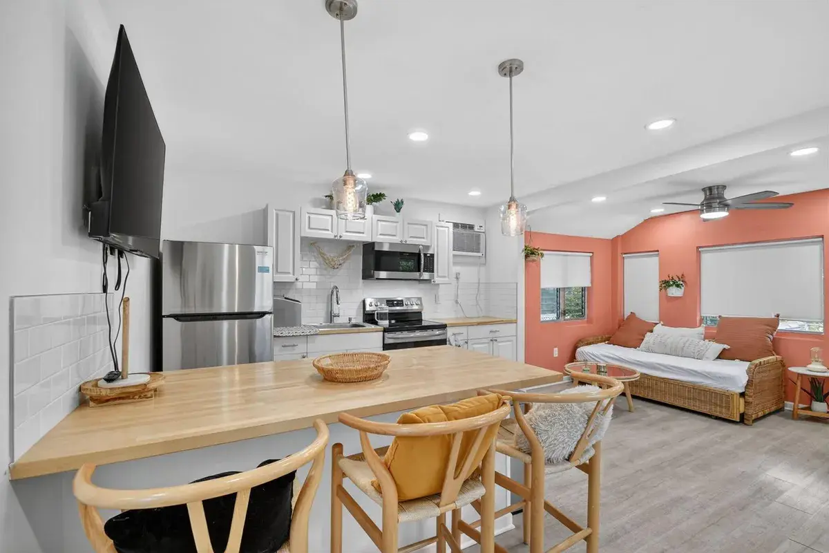 306 N J Street, FL 33460