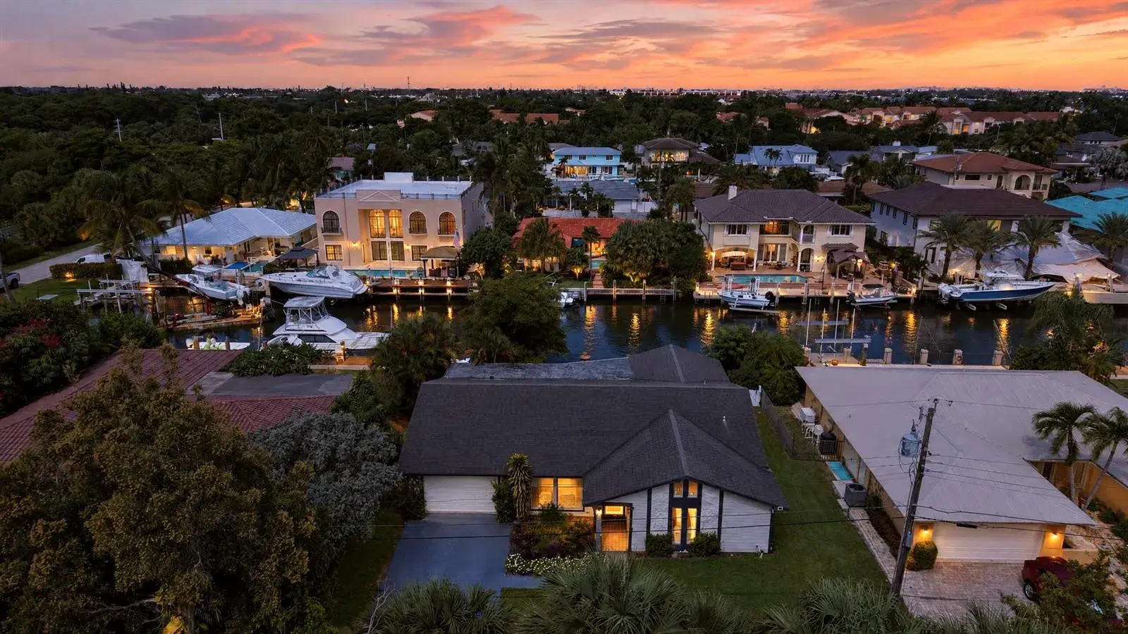 116 PERIWINKLE Drive, Hypoluxo FL 33462