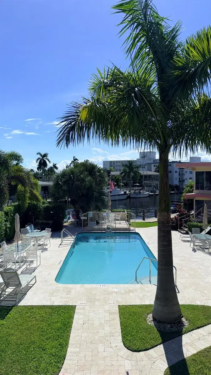 2825 NE 33rd Avenue # 208, Fort Lauderdale FL 33308