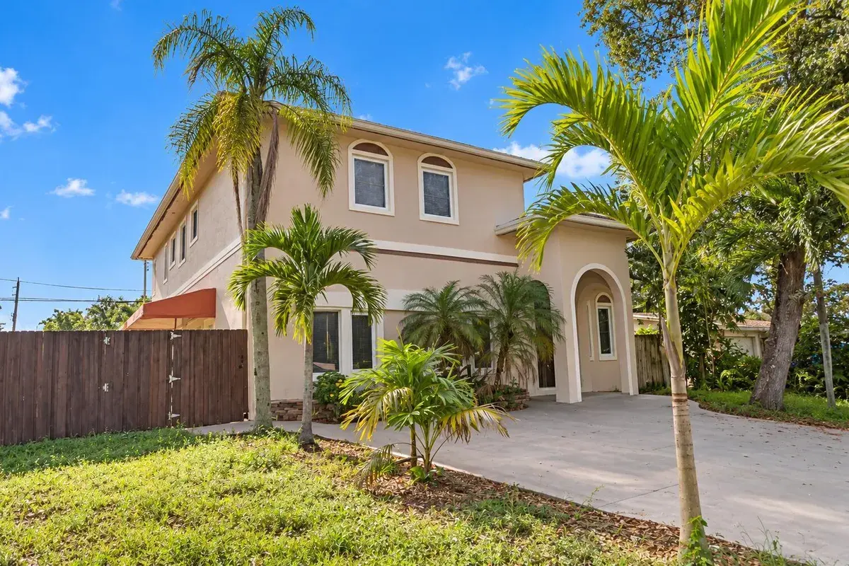 4500 SW 25TH Terrace, Dania Beach FL 33312
