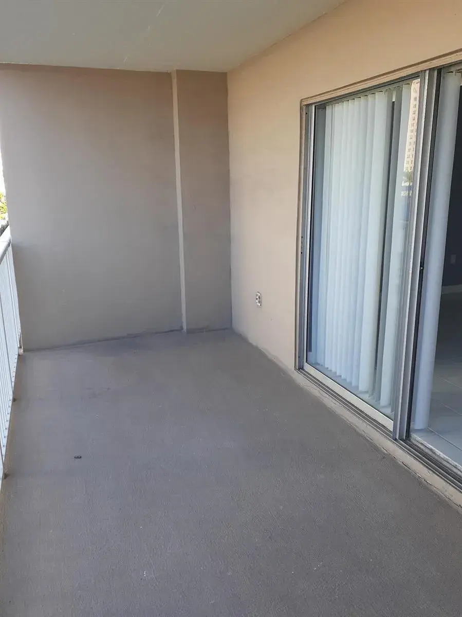 1965 S OCEAN Drive # 4H, Hallandale Beach FL 33009