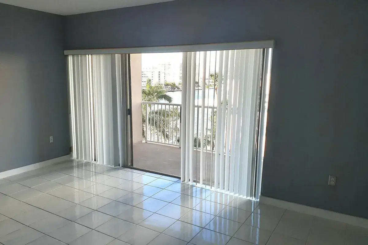 1965 S OCEAN Drive # 4H, Hallandale Beach FL 33009