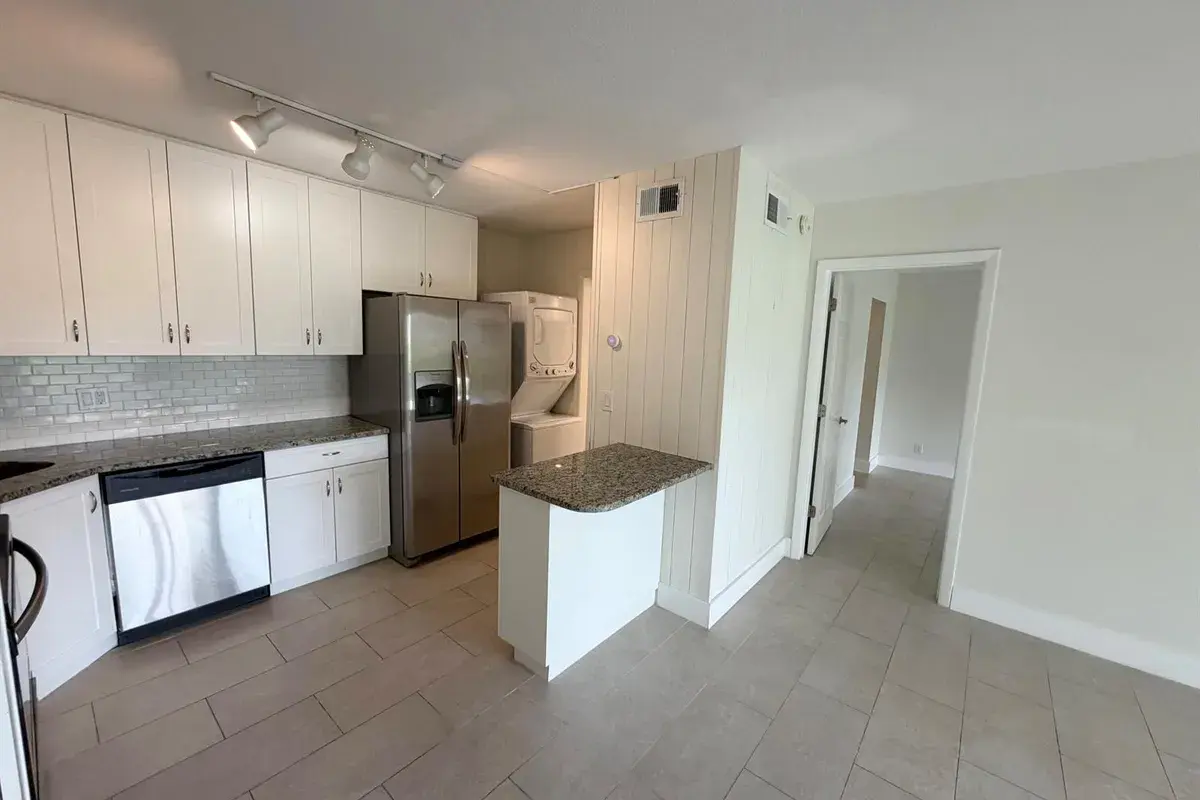 1112 GREEN PINE Boulevard # F1, West Palm Beach FL 33409