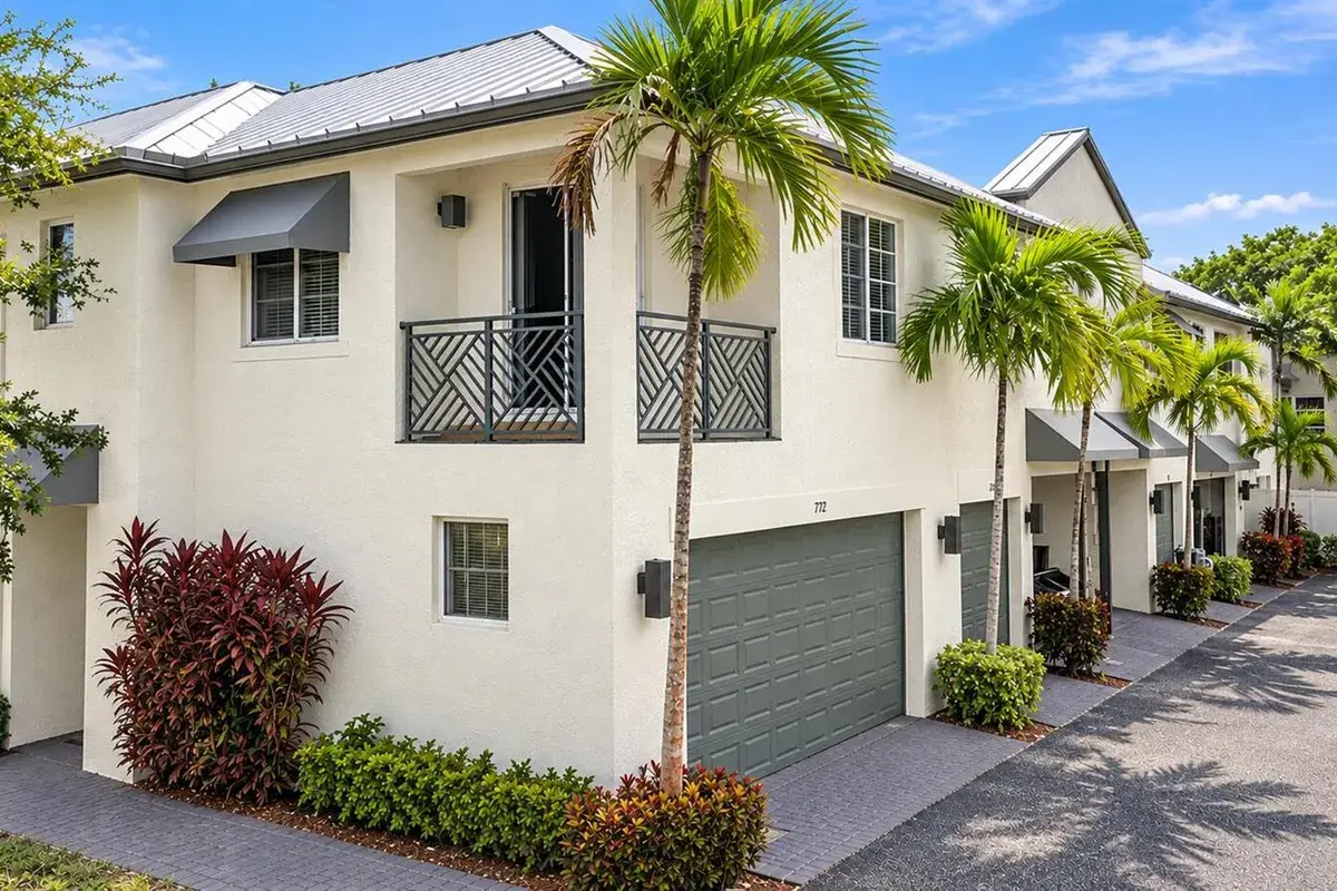 712 SE 2nd Street, Pompano Beach FL 33060